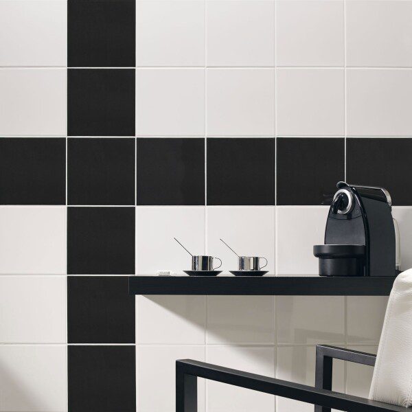 20X20 GLOSSY NOIR BAIN10 0.76M2 - LOT686